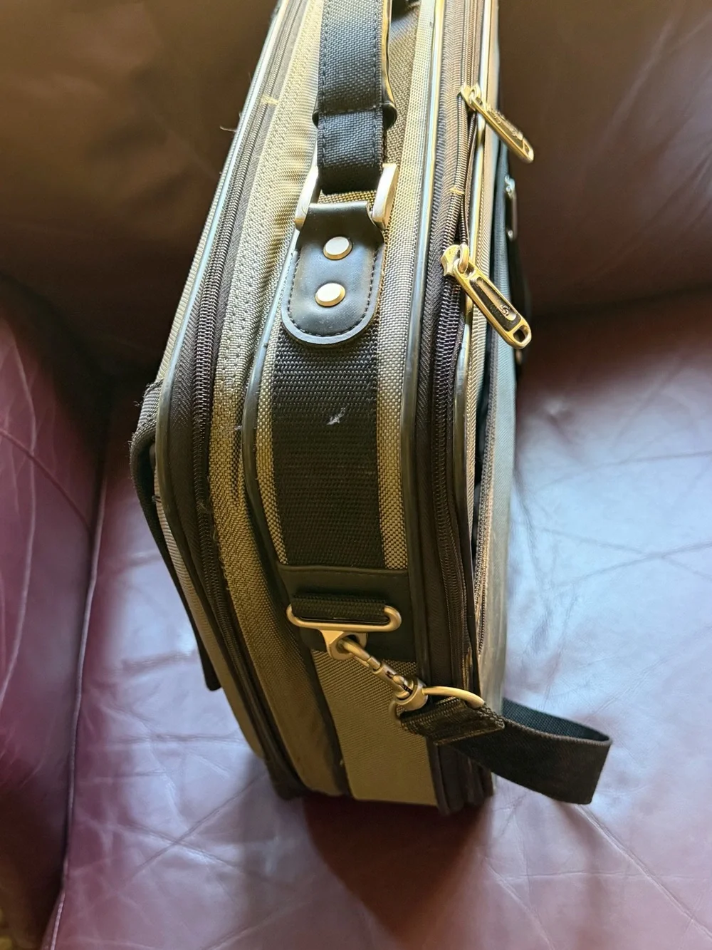 Men's / women’s Olive Gray and Black Laptop Briefcase (Many Pockets)
